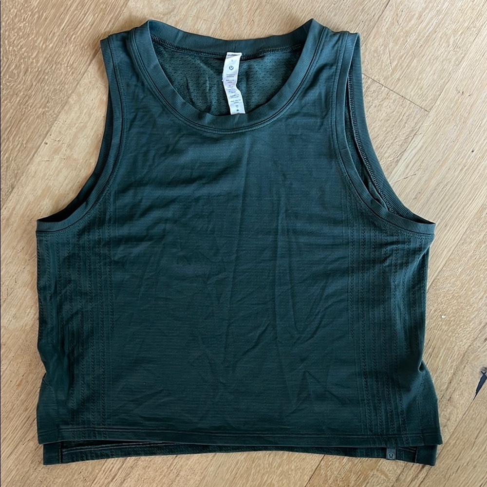 Lululemon Athletica train to be tank top